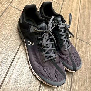 On cloud flow 3.0 running shoes size 13